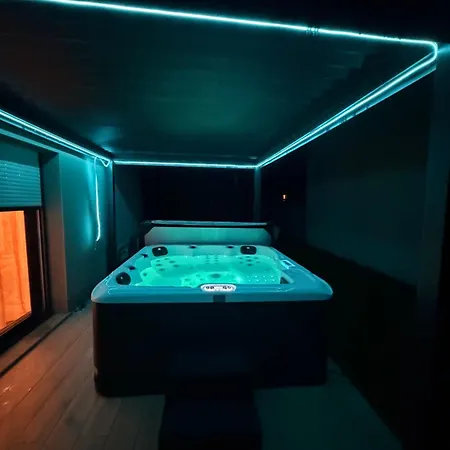 Maison Neuve Contemporaine Avec Jacuzzi Privatif Villa